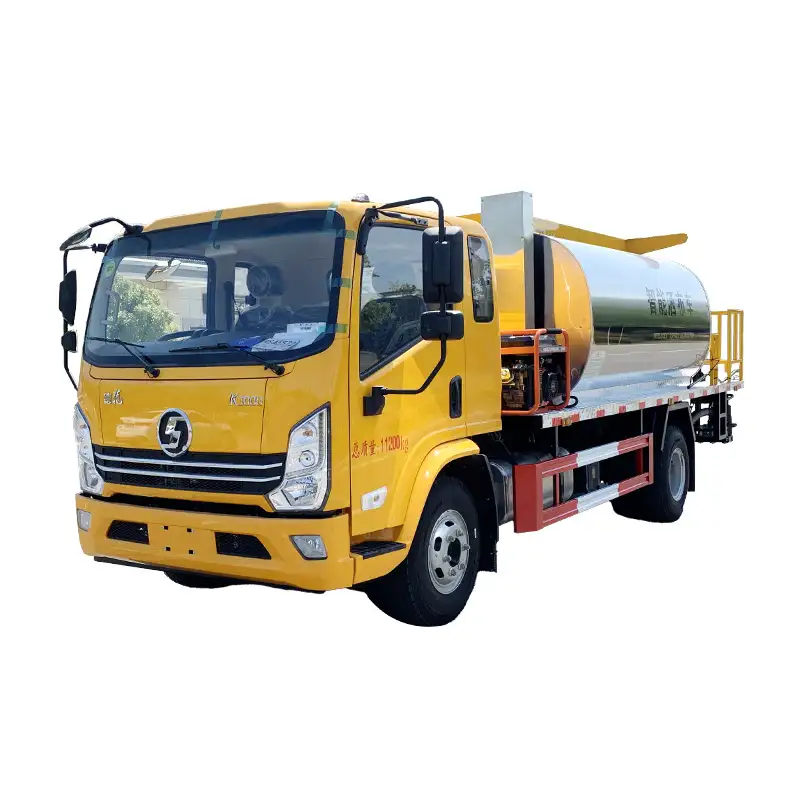 Bitumen Sprayer Truck 8000L SHACMAN Bitumen Sprayer Truck 8000L SHACMAN - Image 1
